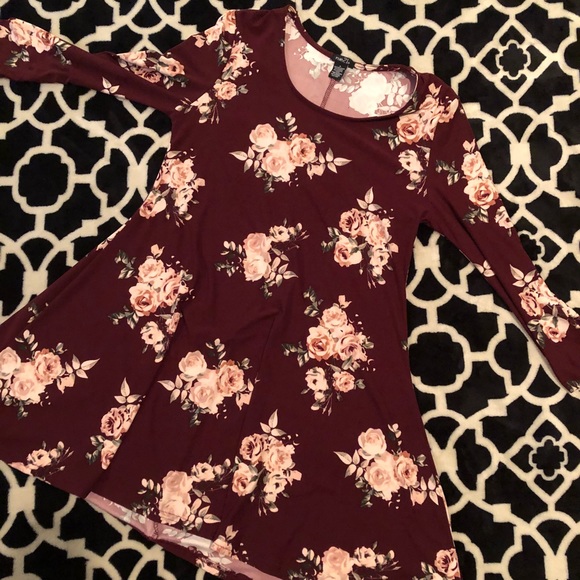 Dress - Picture 2 of 4